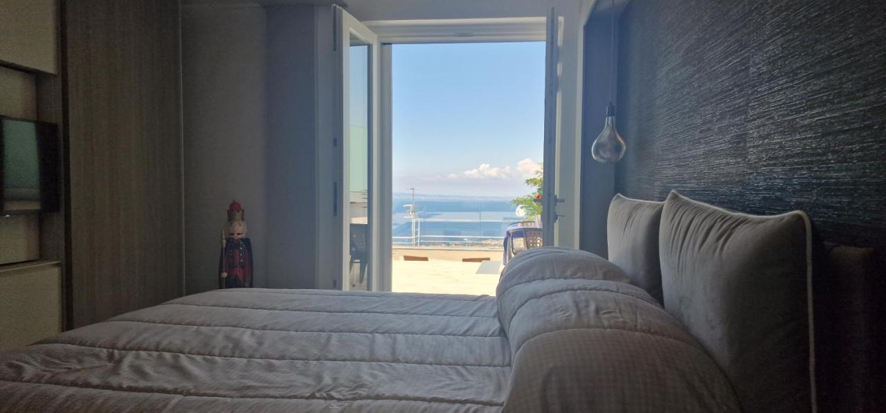 En Suite Bedroom Blue Moon Piano di Sorrento Zewnętrze zdjęcie