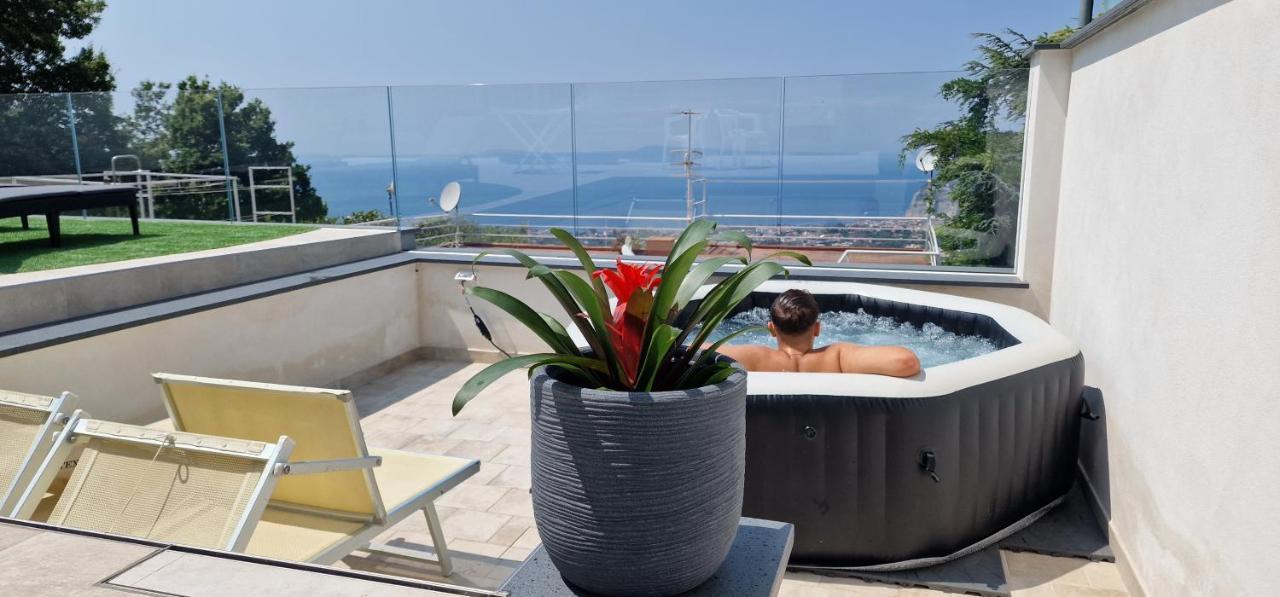 En Suite Bedroom Blue Moon Piano di Sorrento Zewnętrze zdjęcie