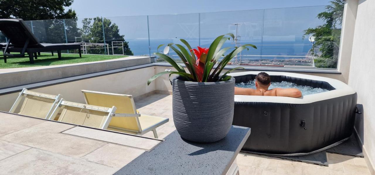 En Suite Bedroom Blue Moon Piano di Sorrento Zewnętrze zdjęcie