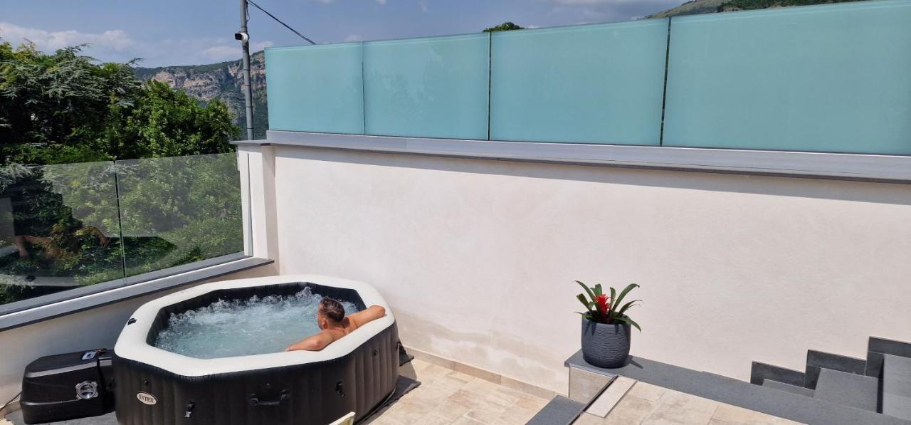En Suite Bedroom Blue Moon Piano di Sorrento Zewnętrze zdjęcie