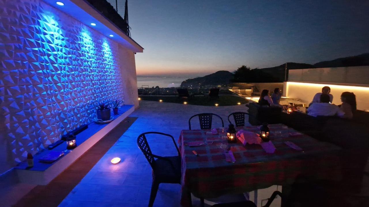 En Suite Bedroom Blue Moon Piano di Sorrento Zewnętrze zdjęcie