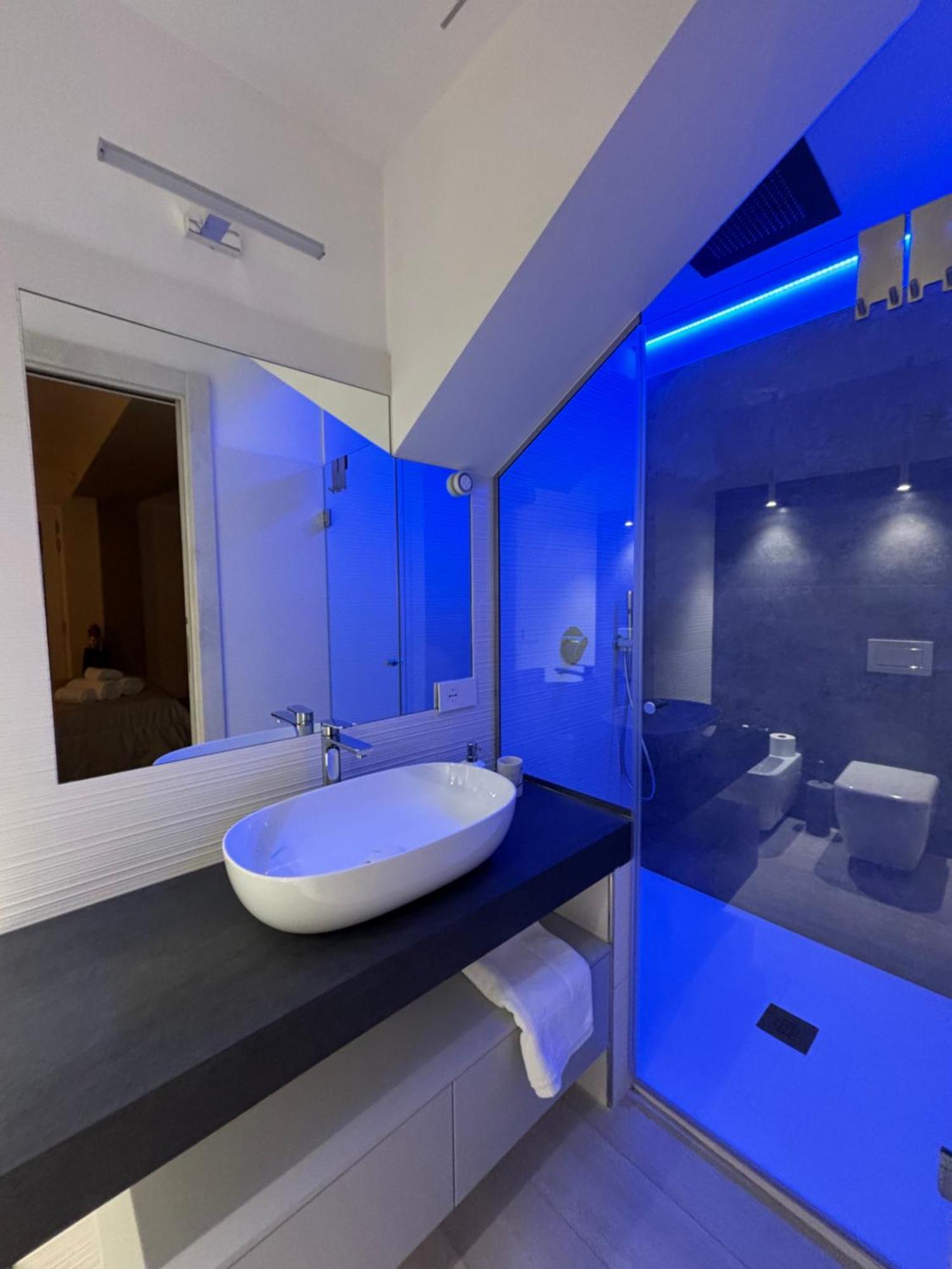 En Suite Bedroom Blue Moon Piano di Sorrento Zewnętrze zdjęcie