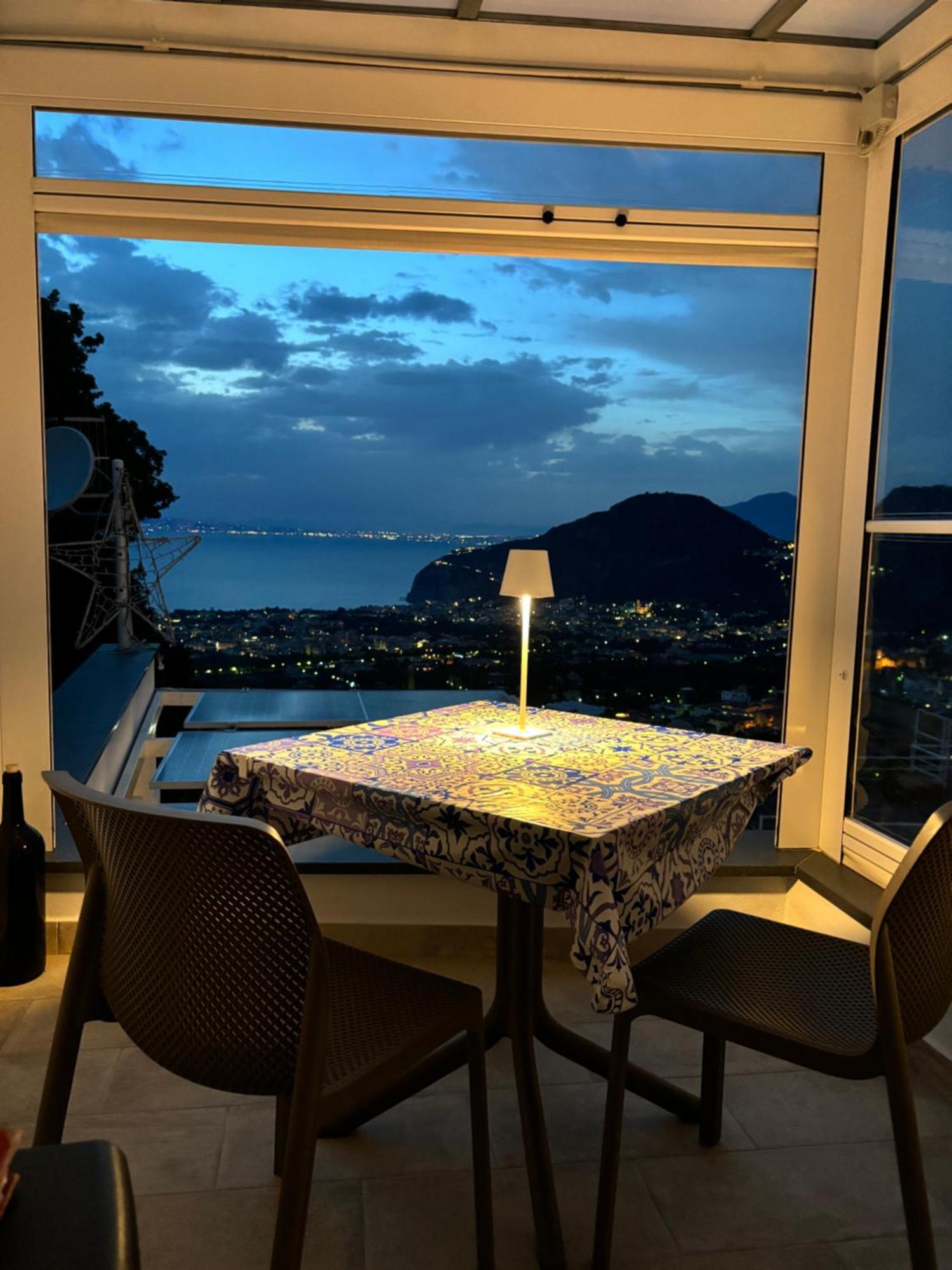 En Suite Bedroom Blue Moon Piano di Sorrento Zewnętrze zdjęcie