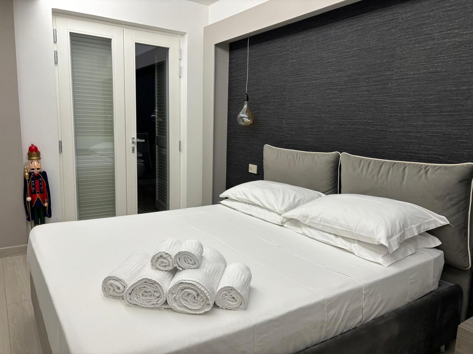 En Suite Bedroom Blue Moon Piano di Sorrento Zewnętrze zdjęcie